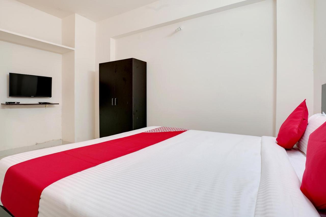 Oyo 41102 Hyderabad Elite Hotel Haidar Sahibguda Bagian luar foto